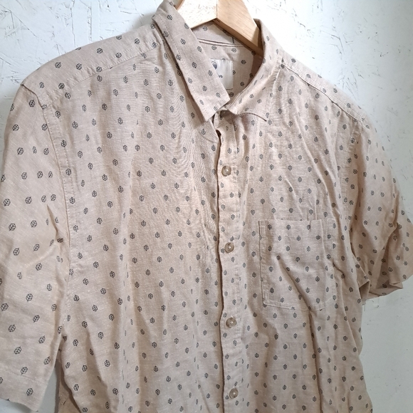 Wind river | Beige leaf pattern button up short sleeve men's shirt - Picture 2 of 8